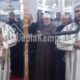 Imam Sholat Terawih, Tetap Khusuk Meski Ada Kucing Yang Memanjat Dirinya