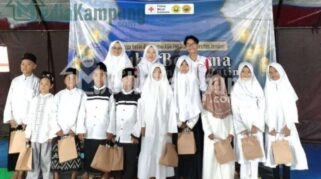KSR PMI Unit Universitas Jember Santuni Belasan Anak Yatim Piatu
