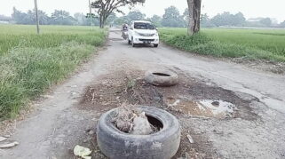 Warga Rogojampi Mengeluh, Jalan Penghubung dan Menuju Masjid Jami'  Pancoran Rusak Parah