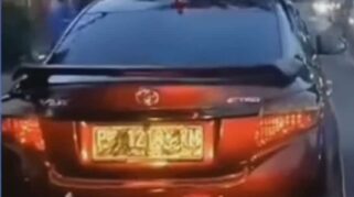 Viral Mobil Sedan Menghalangi Laju Ambulan