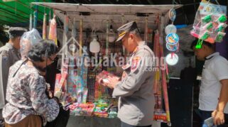 Polsek Banyuwangi Patroli Pasar, Monitoring Harga Sembako dan Operasi Petasan