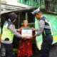 Satlantas Polres Lumajang Bagikan Paket Sembako Bagi Masyarakat Membutuhkan