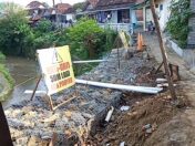 Proyek Bronjong Pencegah Erosi Belum Di Finishing