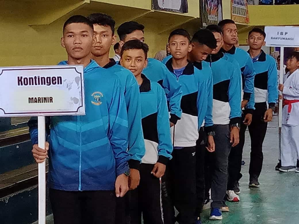 Peserta dari kontongen "MARINIR"