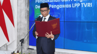 Menteri Mahfud Kukuhkan 9 Komisioner KPI dan 5 Dewas TVRI untuk Meningkatkan Kualitas Penyiaran Indonesia