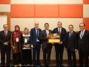 Menteri Pariwisata dan UNWTO Diskusikan Investasi Pariwisata dan Pengembangan Desa Wisata: Langkah Menuju Pariwisata Berkualitas di Indonesia