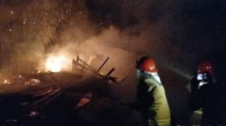 kebakaran gudang toko indah karya 1 banyuwangi