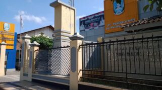 Dinas PU Bina Marga Provinsi Jawa Timur Diingatkan untuk Mengatasi Bahaya Pohon Trembesi Rentan Patah di Banyuwangi