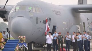 Menhan Prabowo Subianto Serahkan 2 Pesawat Hercules