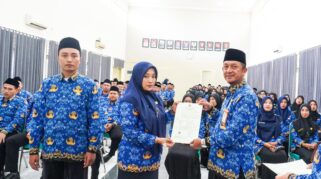 Para P3K di Banyuwangi Bahagia dan Bersemangat Menerima Surat Keputusan P3K di Banyuwangi Bahagia dan Bersemangat Menerima Surat Keputusan