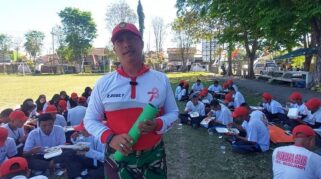 Pelatih paskibraka Serma R Agus Yulianto dari Anggota Koramil 0825-12 Rogojampi