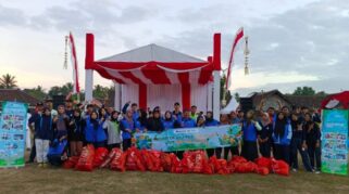 SMK Muhammadiyah 8 Siliragung Clean Up Kebangsaan
