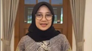 Kendalikan Inflasi, Banyuwangi Terima Penghargaan TPID Terbaik 2022 dari Presiden Joko Widodo Bupati Ipuk terima penghargaan TPID dari Presiden Jokowi