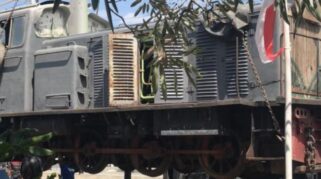 Monumen Lokomotif D301 13 Menghiasi Jalan Panglima Besar Sudirman di Jember