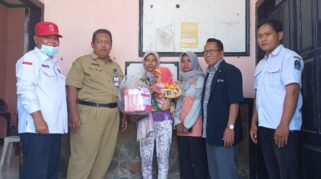 PMI Kabupaten Banyuwangi Peringati HUT ke-78 dengan Pemberian Paket Makanan Tambahan dan Baby Kit untuk Bayi dan Balita Stunting PMI Kabupaten Banyuwangi Peringati HUT ke-78 dengan Pemberian Paket Makanan Tambahan