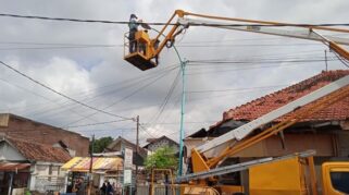 Penerangan Jalan Dusun Pabrikan Diperbaiki, Warga Merasa Lebih Aman LPJU Dusun Pabrikan Diperbaiki, Warga Merasa Lebih Aman