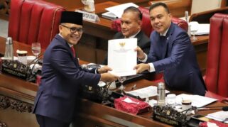 DPR RI Dan Menpan RB Sahkan RUU ASN, Tak Ada Lagi PHK Massal Pada Tenaga Honorer
