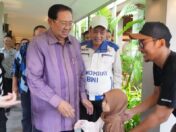 SBY Disambut Simpatisan di Hotel eL Royale Banyuwangi