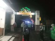Kawah Ijen Kembali Dibuka, Ratusan Wisatawan Antusias Meski Cuaca Buruk di Banyuwangi