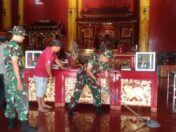 Jelang HUT TNI ke-79, Koramil Banyuwangi Gelar Karya Bakti di Klenteng Ho Tong Bio Tri Dharma di Banyuwangi