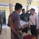 Kepala Desa Singojuruh, Suharto, melantik dua perangkat desa baru