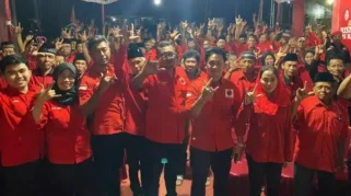 PDI Perjuangan Banyuwangi Targetkan 70% Suara di Muncar untuk Ipuk-Mujiono dan Risma-Gus Hans Kader PDI Perjuangan Banyuwangi dukung Ipuk-Mujiono dan Risma-Gus Hans