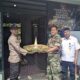 Penyerahan tumpeng dalam perayaan HUT ke-79 TNI