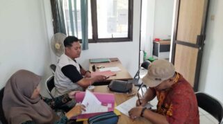 Panwascam Singojuruh wawancarai calon PTPS Pilkada 2024.