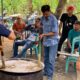 Ali Ruchi (Ali-Ali) Ngaduk Jenang Hajatan bersama warga di Tegaldlimo Banyuwangi