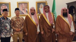 Pertemuan Pimpinan Muhammadiyah dengan Imam Besar Masjid Nabawi