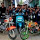 Siswa SMPN 1 Songgon berpose dengan motor modifikasi mereka yang keren di SMUHERO Modification Contest.
