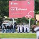 Plt Bupati Banyuwangi Sugirah memimpin upacara peringatan Hari Pahlawan di halaman Pemkab Banyuwangi. Terlihat para peserta upacara dengan khidmat mendengarkan amanat.