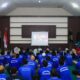 Sejumlah warga binaan menonton debat publik pasangan calon bupati dan wakil bupati Banyuwangi.