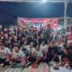 Relawan dan simpatisan berkumpul di Posko Pemenangan Sonny T. Danaparamita di Glagah, Banyuwangi.