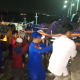 Foto memperlihatkan proses evakuasi jenazah seorang ABK yang meninggal dunia akibat tersambar petir di laut.