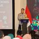 Kapolresta Banyuwangi sedang berbicara di depan para petugas KPPS di Ballroom Hotel Aston.