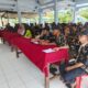 Kepala Desa Kebaman memberikan arahan dalam acara penyaluran insentif RT/RW di Pendopo Desa Kebaman.