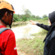 Bupati Ipuk Fiestiandani meninjau lokasi banjir di Dusun Sukamade.