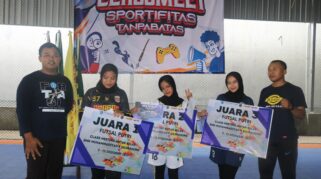 Para juara Class Meeting SMK Models women futsal.