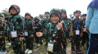 Ribuan siswa PAUD senam bersama di Banyuwangi.