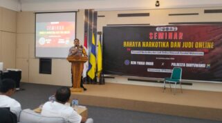 Suasana seminar anti narkoba dan judi online di Unair Banyuwangi.