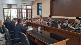 Pertemuan antara pengurus LDII Banyuwangi dan perwakilan Dinas Lingkungan Hidup Banyuwangi.