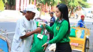 PIPAS Lapas Banyuwangi Gelar Bakti Sosial Peringati HUT Ke-21 PIPAS Lapas Banyuwangi bagikan sembako
