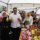 Wamentan bersama bupati banyuwangi kunjungi panen organik