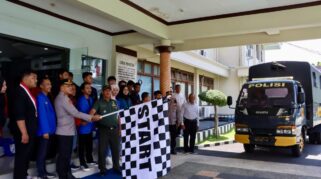 Polresta Banyuwangi Gelar Baksos Ramadhan, Sinergi TNI-POLRI dan Mahasiswa Mahasiswa dan anggota Polresta Banyuwangi berpartisipasi dalam Baksos Ramadhan