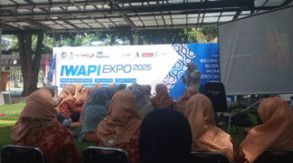 Peserta pelatihan public speaking IWAPI Banyuwangi di Taman Blambangan
