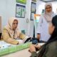 Petugas administrasi memantau penyesuaian jam kerja di Pemkab Banyuwangi