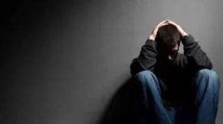 Ilustrasi Seorang Pria Depresi warga tampo, banyuwangi