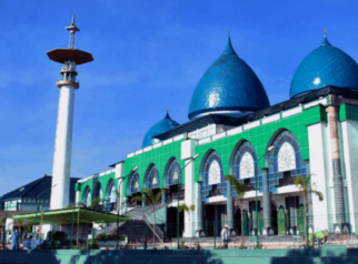 Sebuah masjid di Banyuwangi yang bersih dan nyaman, siap menjadi rest area bagi pemudik.