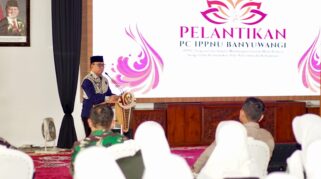 Wakil Bupati Banyuwangi, Ir. H. Mujiono, dalam pelantikan PC IPPNU di Pendopo